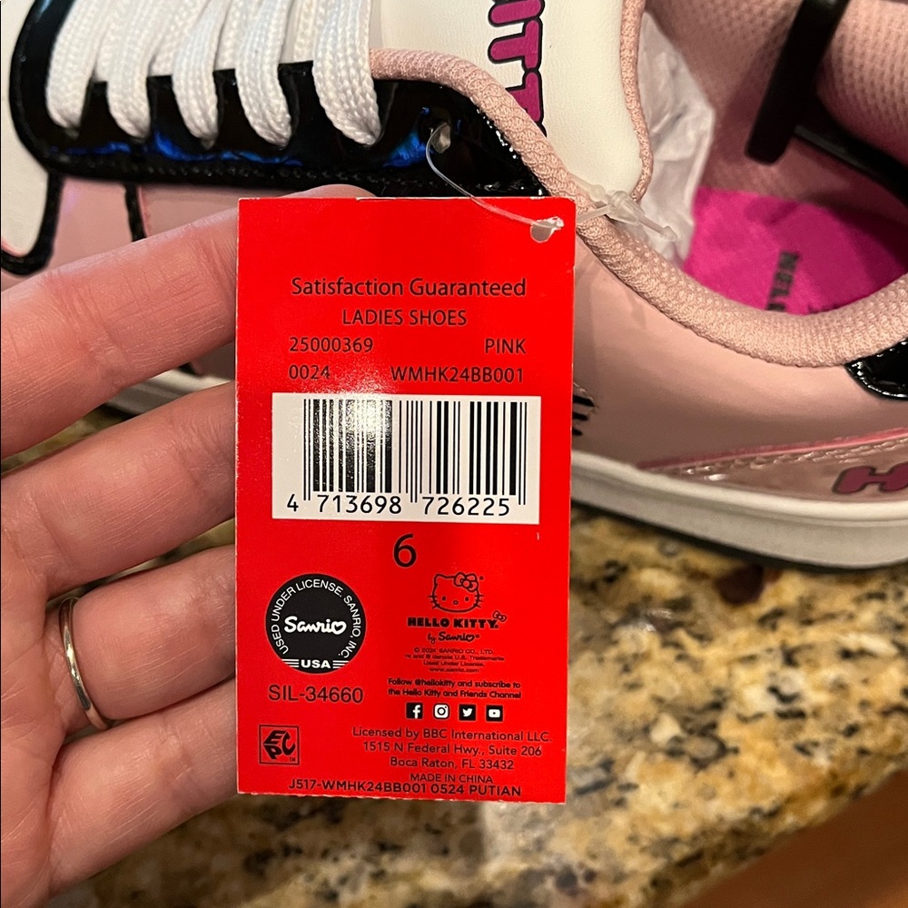 NWT Hello Kitty Shoes Size 6 Black, Pink, White Lace Up Low Top Sneakers - Picture 7 of 7